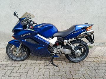 HONDA VFR 800 per intenditori