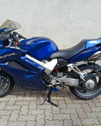 HONDA VFR 800 per intenditori