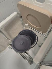 sedia per doccia con ruote e poggiapiedi