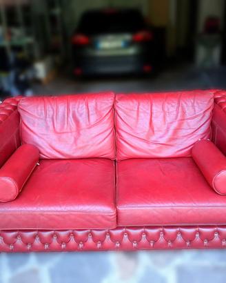 Divano Chesterfield 2 posti in pelle bordeaux capi