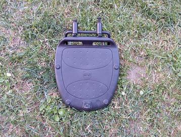 Porta bauletto moto GIVI