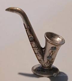 Saxofono in miniatura di placato argento 