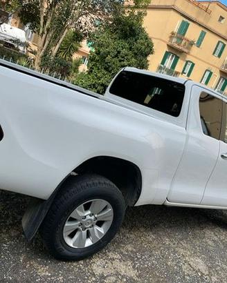 Toyota Hilux 2.4 D-4D 4WD 2 porte (Extra Cab)
