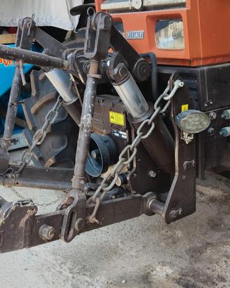Sollevatore e pto anteriore per fiat 160-90