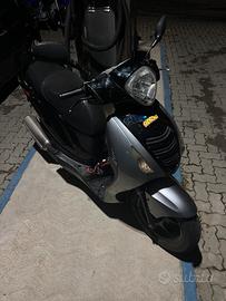 Piaggio hexagon 125