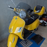 vespa 300 super sport 