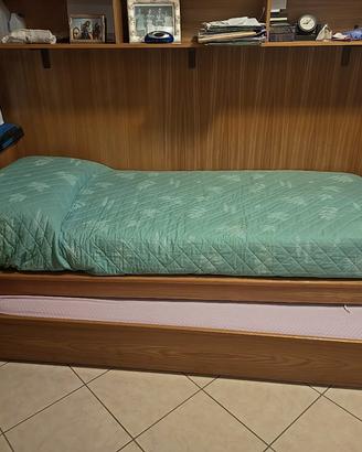 letto singolo il legno con letto sotto 