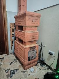 stufa a legna in terracotta