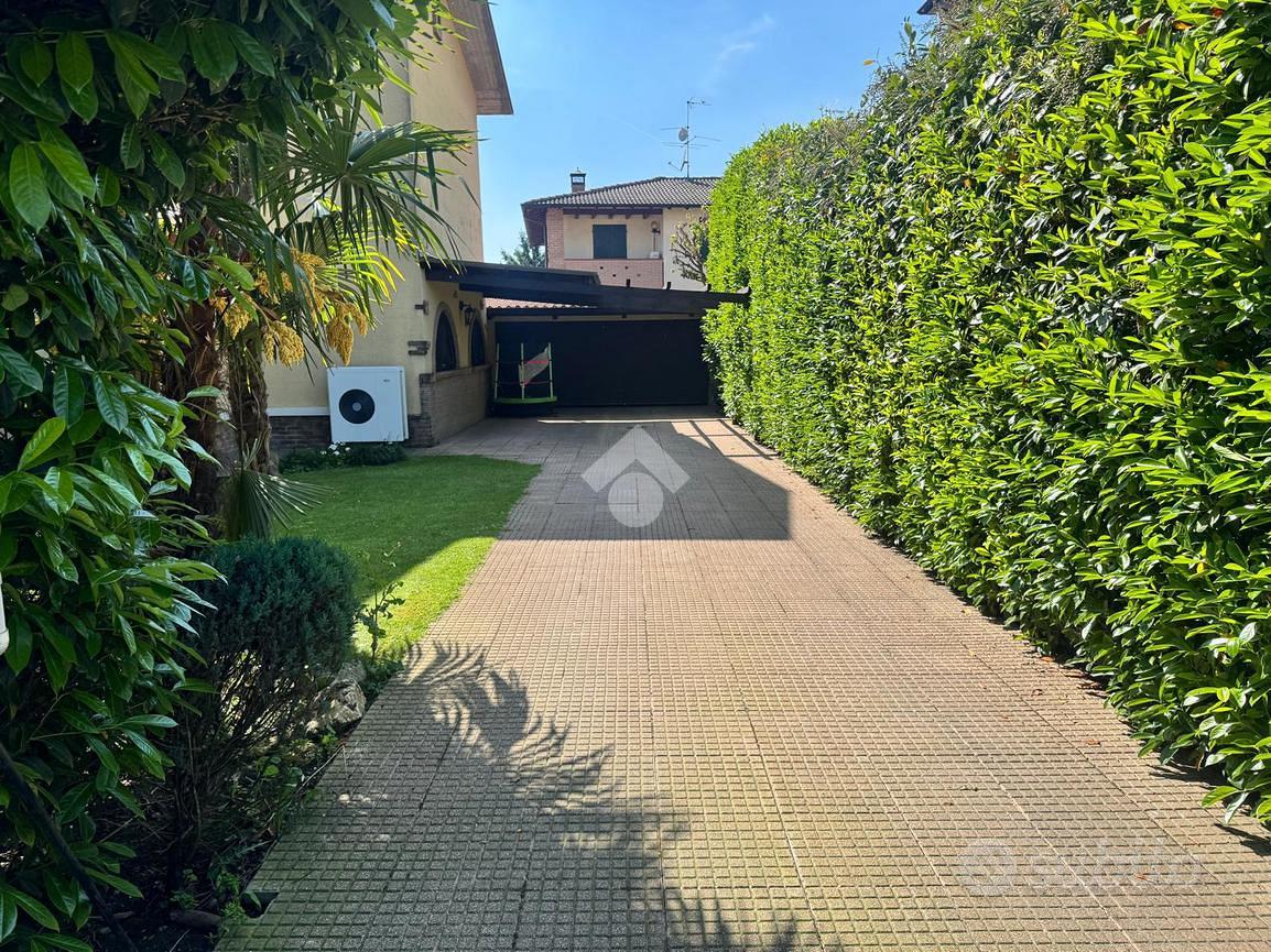 VILLA SINGOLA A PANDINO - Altro