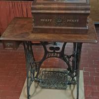 Antica macchina da cucire Pfaff