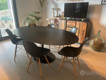 Tavolo Saarinen con sedie