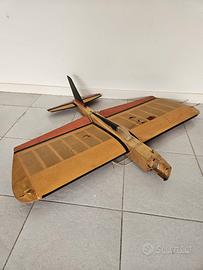 Aeromodello "Combat" anni '70