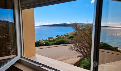 Fertilia ampio appartamento vista mare