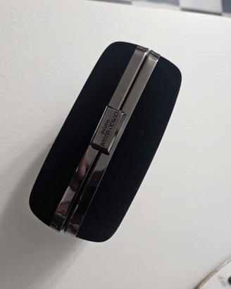 pochette pari al nuovo Armani