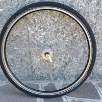Ruota anteriore 28" con mozzo SHIMANO (NUOVO)