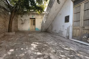 Casa Indipendente su Due Livelli con Cortile
