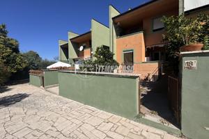 Appartamento con giardino privato e vista lago - T