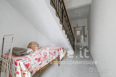 Appartamento di 180 m² con 4 locali a Leverano