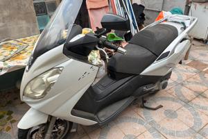 Peugeot satelis 300