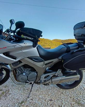 Yamaha TDM TWIN 900 