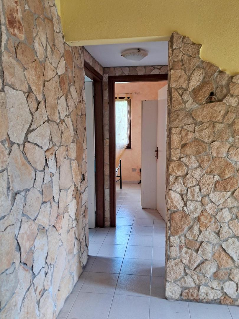 Terreno agricolo con capannone e casa custode - Altro