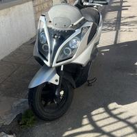 Kymco Downtown 300