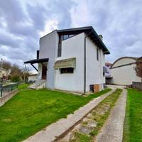 AMPIO APPARTAMENTO BICAMERE: indipendenza, spaz...