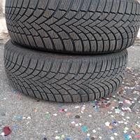  2 gomme invernali buoni 185/60R15 anno 22