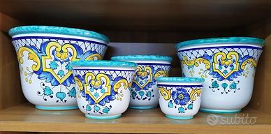 Sottovaso in ceramica vietrese maiolicato a mano