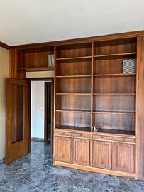Libreria a muro in noce