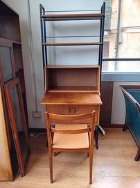 Libreria con scrivania richiudibile 