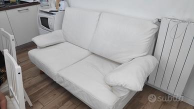 Divano due posti in ecopelle 