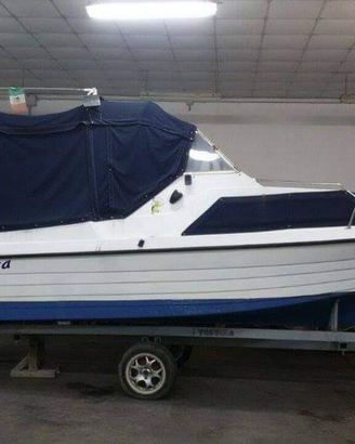 Barca Gobbi 599 cabin