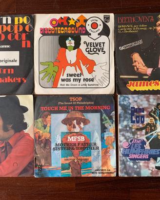 Set 12 dischi 45 giri in vinile anni 70