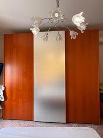 Stanza da letto in legno