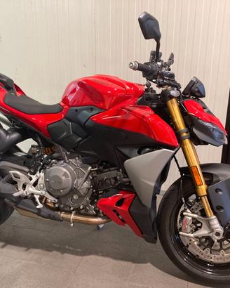 Ducati Streetfighter V2 S