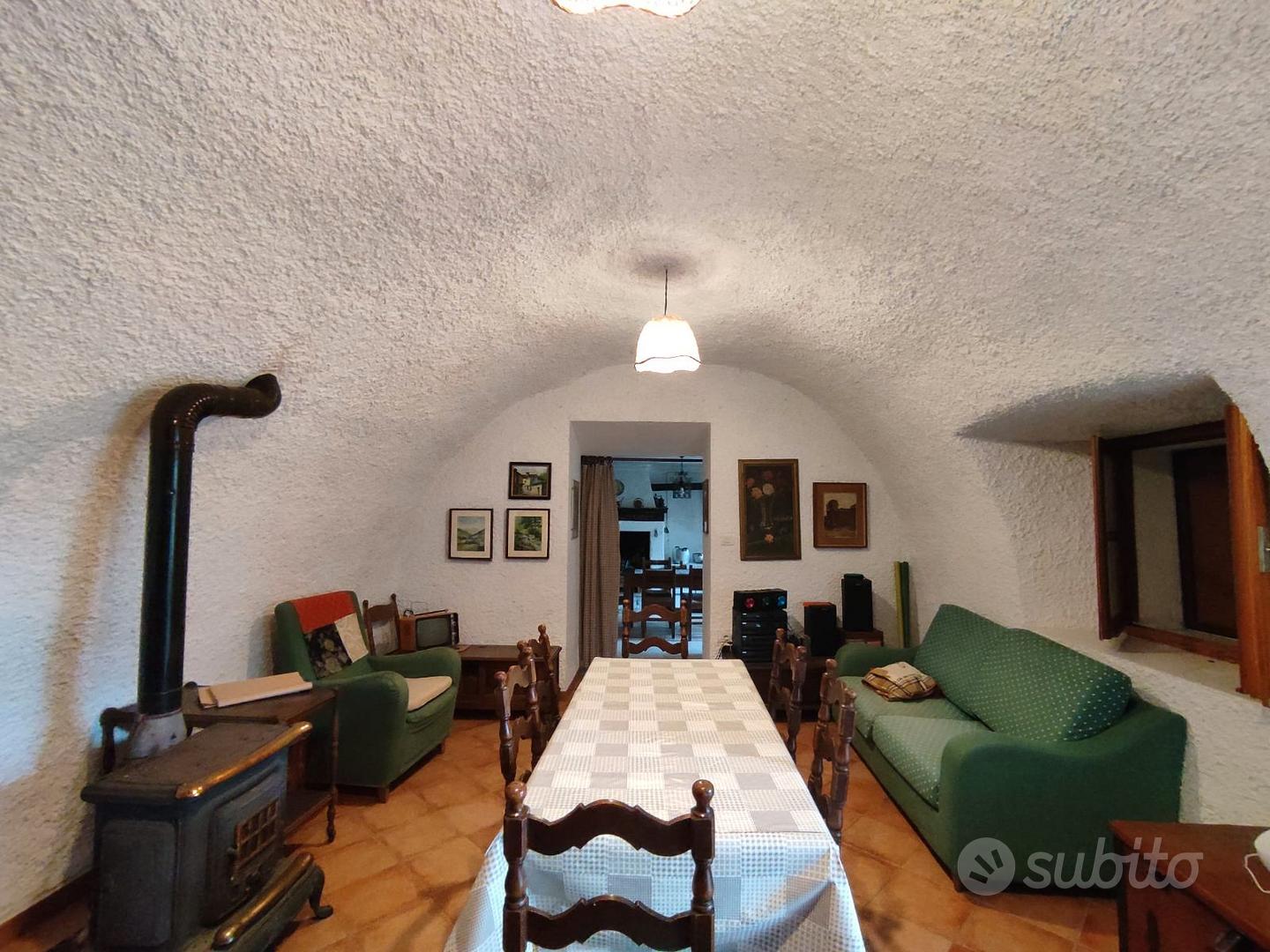 Rustico su 2 livelli con terreno boschivo - Vista 5