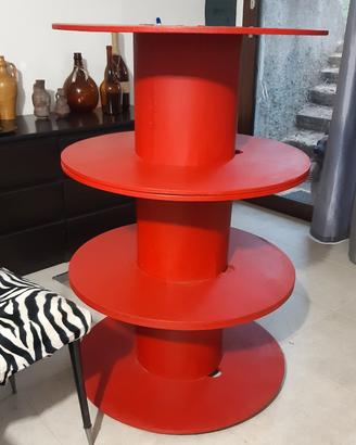 Libreria su ruote realizzata con bobine