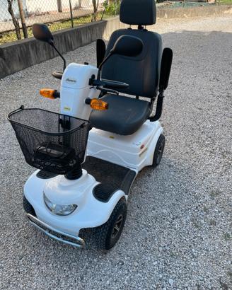 Scooter elettrico per anziani