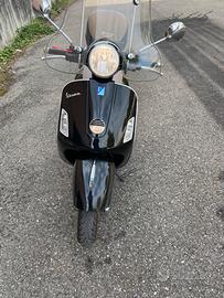 Vespa 250 GTS ie