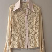 Camicia beige trasparente con maniche larghe
