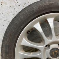 4 Gomme estive con cerchi in lega