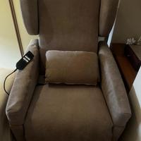 Poltrona relax due motori reclinabile