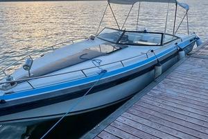 Motoscafo 8 metri con cabina e wc elettrico