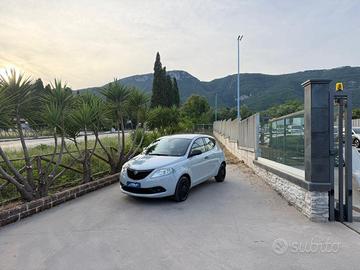 LANCIA - Ypsilon - 1.0 FireFly 5p. S&S Hybrid Gold