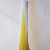 Vaso a canna in vetro giallo e bianco, vintage