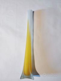 Vaso a canna in vetro giallo e bianco, vintage
