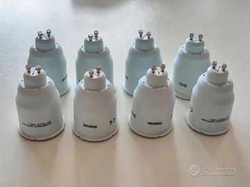 8 Lampade Spot GU10 11W Luce Calda 2700K Beghelli