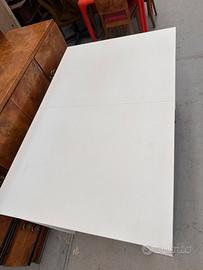 tavolo allungabile  in legno bianco 