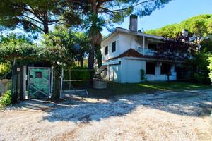 3 LOCALI A LIGNANO SABBIADORO